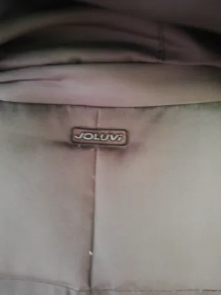 Plumífero largo marrón con capucha