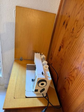 Mueble y Máquina de coser SIGMA 2000 NS SUPERMATIC