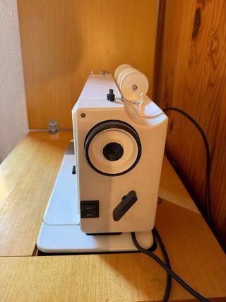 Mueble y Máquina de coser SIGMA 2000 NS SUPERMATIC