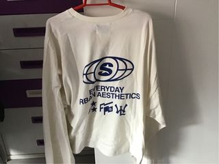 Camiseta Scuffers manga larga blanco roto.