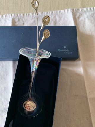 Vaso in vetro con calla in acciaio