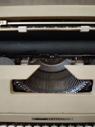 Olivetti Lettera 25 Máquina de Escribir Vintage