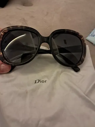 Occhiali da sole donna neri e marroni