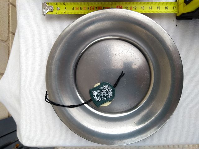 Platos decorativos de peltre