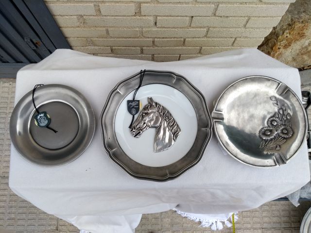Platos decorativos de peltre
