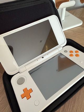 New Nintendo 2DS XL Blanca