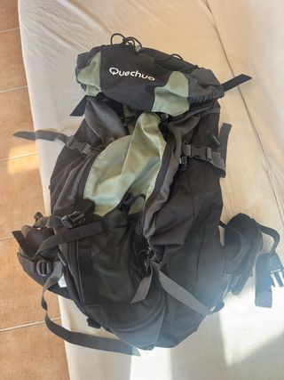 Mochila Quechua Negra y Verde