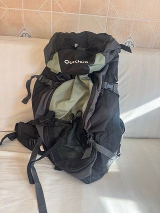 Mochila Quechua Negra y Verde