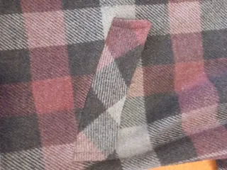 Trenca cuadros capucha