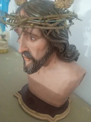 Busto Cristo con corona de espinas