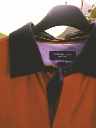 Polo juvenil rojo y azul