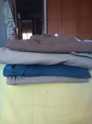 Pantalones vaqueros chico de tallas 40, 36 y 16 añ