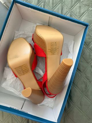 Sandalias tacón rojas