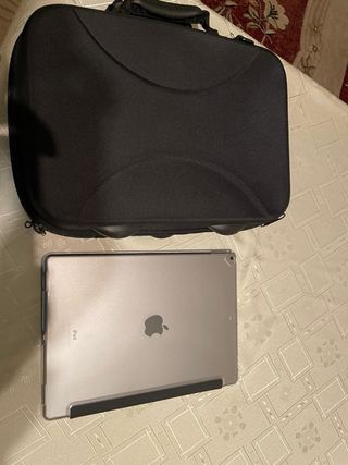 iPad Pro 12.9 4ª Gen + funda y maletín