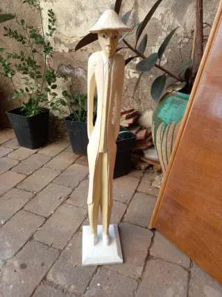 Figura de madera hombre con sombrero