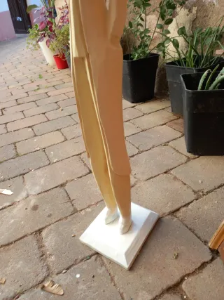 Figura de madera hombre con sombrero