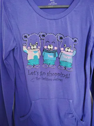 Camiseta morada con ositos y bolsillo