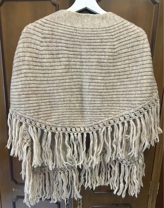 Chal artesanal vintage de punto con flecos