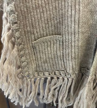 Chal artesanal vintage de punto con flecos