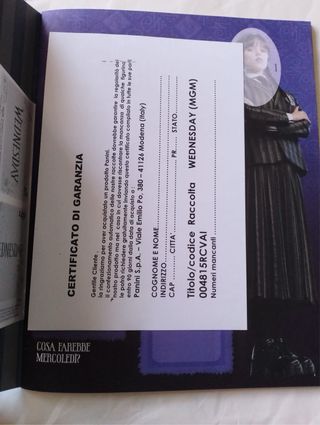 Álbum y caja cromos Miércoles Wednesday Panini.