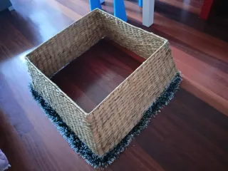 Cubre pie árbol Navidad tejido y con flecos