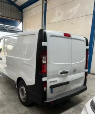 Nissan NV300 2022