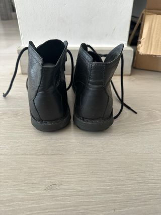 Botines negros piel T39