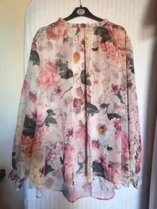 Blusa floral manga larga
