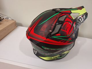 Casco KYT Talla XS Negro/Rojo/Amarillo
