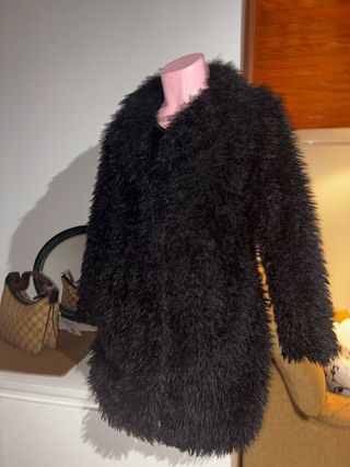 Abrigo pelo negro talla única