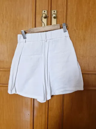 Bermuda Pinzas Blanca Stradivarius Talla 34