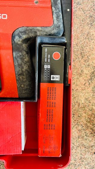 Hilti DX 450 Pistola de Clavos + laser
