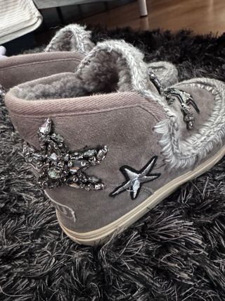 Botas MOU cuña estrellas