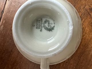 Taza de porcelana bávaria  con tulipanes