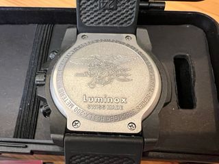 Reloj Luminox Navy Seal XS3581.EY Negro/Rojo