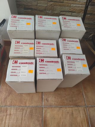 Cajas hombreras para confección de ropa