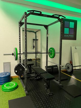 Jaula de entrenamiento con barras de seguro