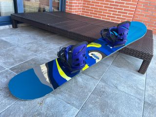 Snowboard Burton Custom Smalls 145cm y fijaciones