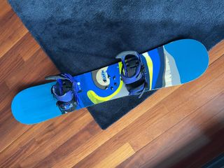 Snowboard Burton Custom Smalls 145cm y fijaciones