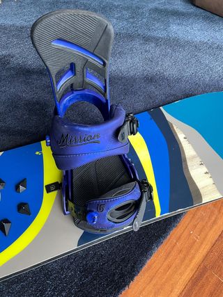 Snowboard Burton Custom Smalls 145cm y fijaciones