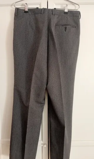 Pantalón de chaqué gris