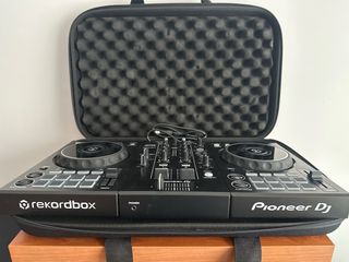 Mesa DJ Pioneer DDJ-400 + maletín