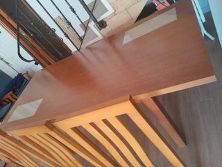 Mesa de comedor y 4 sillas