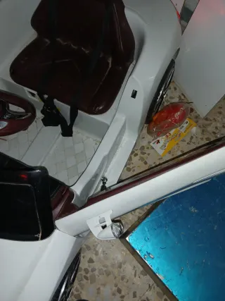 Coche infantil con mando a distancia