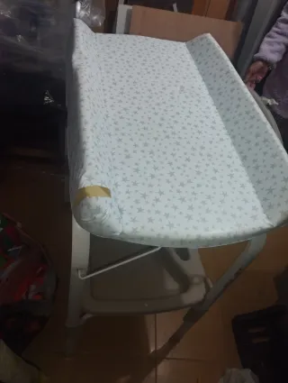 Trona infantil, bañera y hamaca