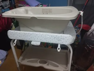 Trona infantil, bañera y hamaca