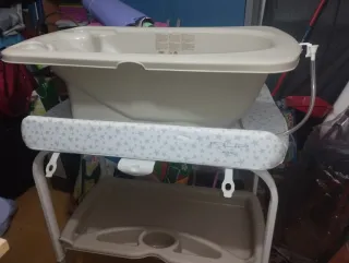 Trona infantil, bañera y hamaca