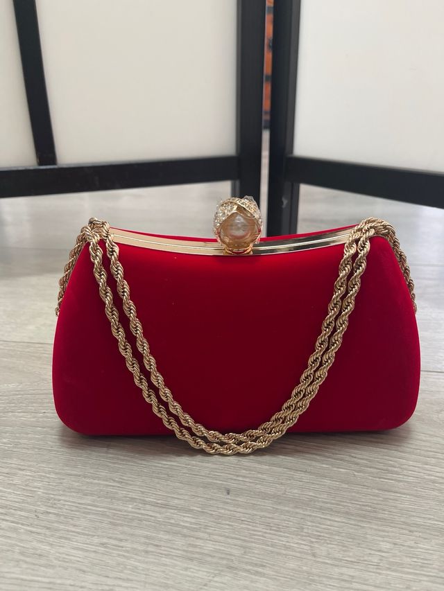 Clutch Vermelha Elegante para Mulher