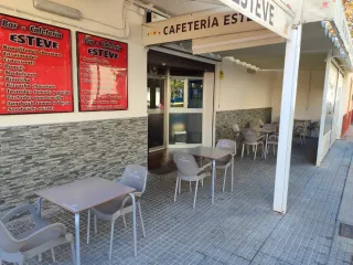 Se traspasa bar cafetería el Vivero