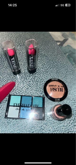Lote Maquillaje y Pintauñas